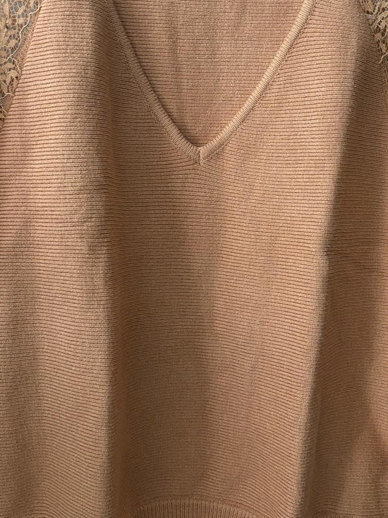 MEROKEETY Lace-Sleeve V-Neck Sweater in caramel brown - Picture 2 of 4